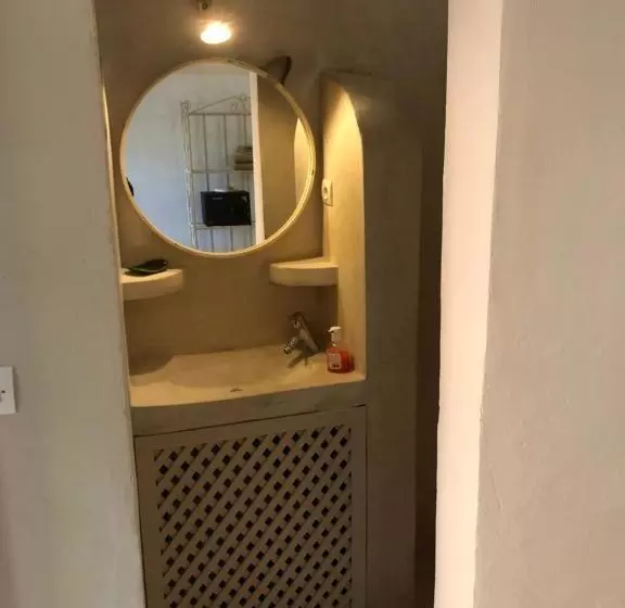 Aamiaismajoitus (B&B) Manzil La Tortue