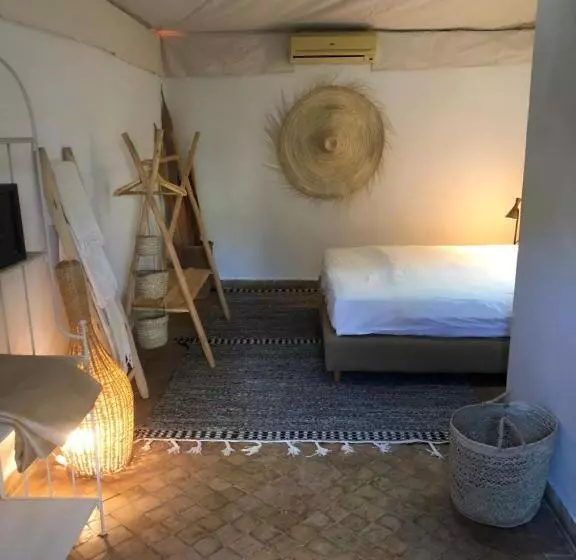 Aamiaismajoitus (B&B) Manzil La Tortue