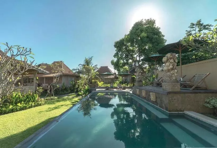 ホテル Kirani Joglo Villa Bali By Mahaputra