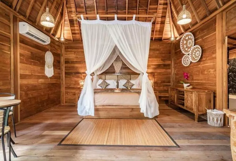 ホテル Kirani Joglo Villa Bali By Mahaputra