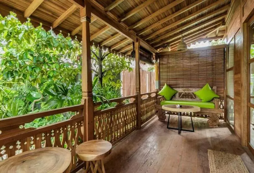 ホテル Kirani Joglo Villa Bali By Mahaputra