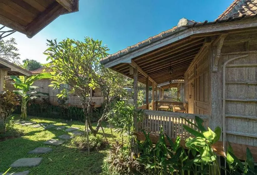 ホテル Kirani Joglo Villa Bali By Mahaputra