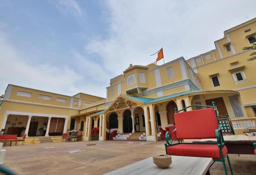 בית מלון כפרי Roop Niwas Kothi, Near Mandawa