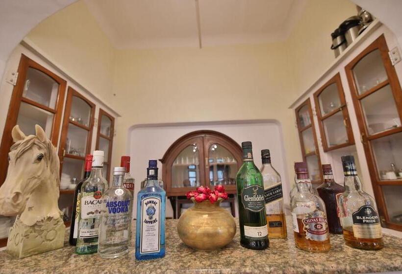 בית מלון כפרי Roop Niwas Kothi, Near Mandawa