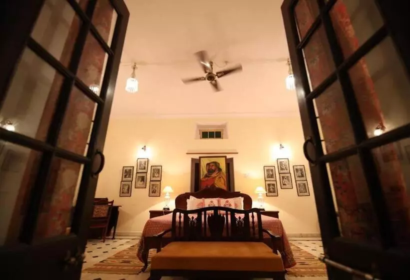 Hotelli Roop Niwas Kothi, Near Mandawa