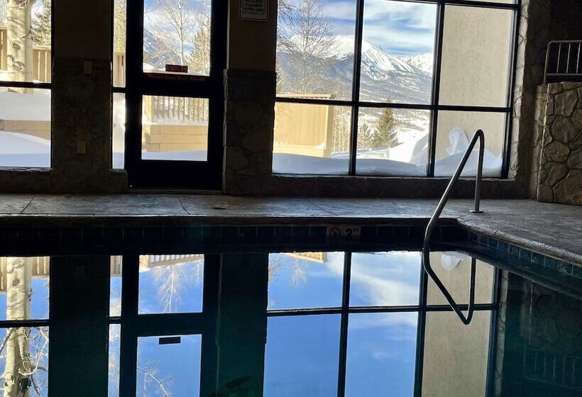 هتل Spinnaker At Lake Dillon