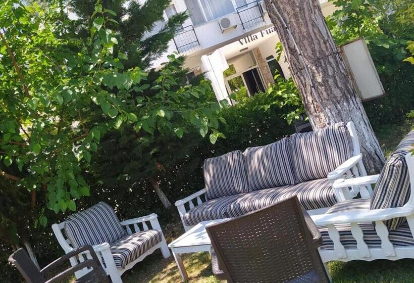 هتل Vi̇lla Fuat
