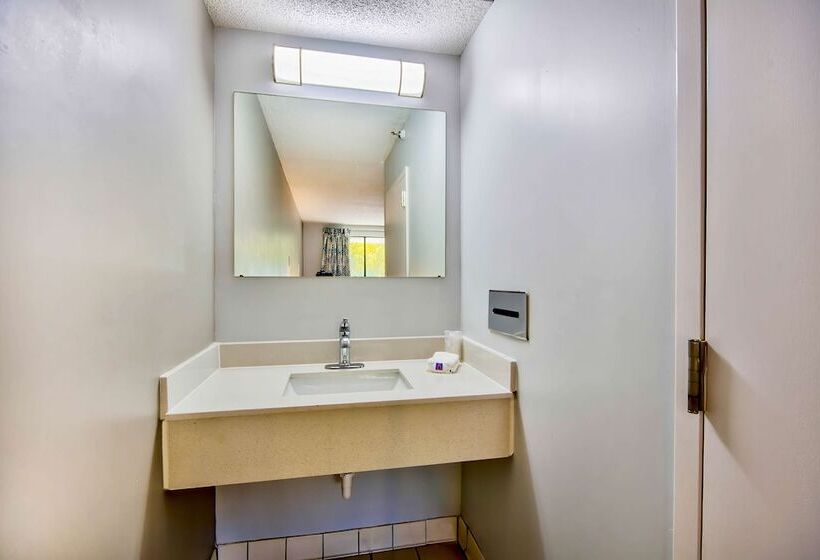 Motel 6 Jeffersonville, In   Louisville