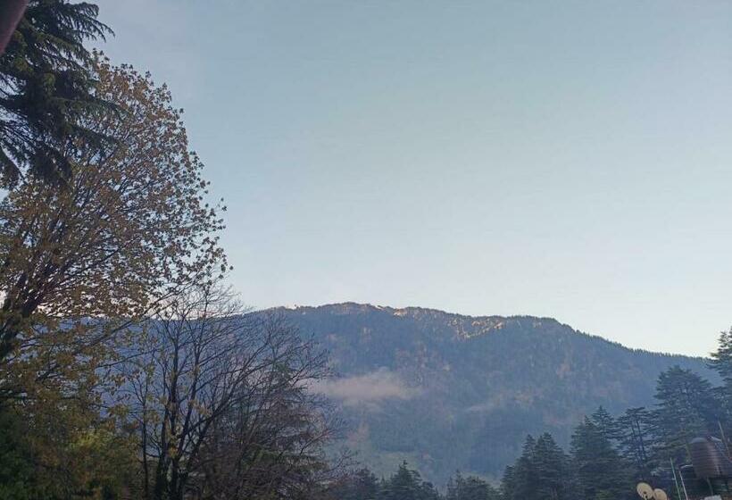 Tandav Hotel And Rooms