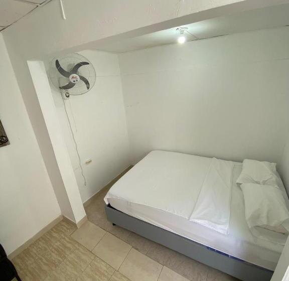 ベッドアンドブレックファースト Aurelia Compartida Hospedaje