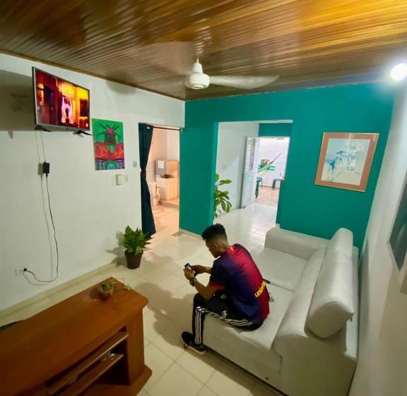 ベッドアンドブレックファースト Aurelia Compartida Hospedaje