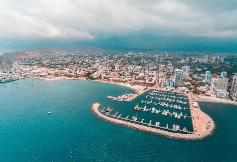 ベッドアンドブレックファースト Aurelia Compartida Hospedaje