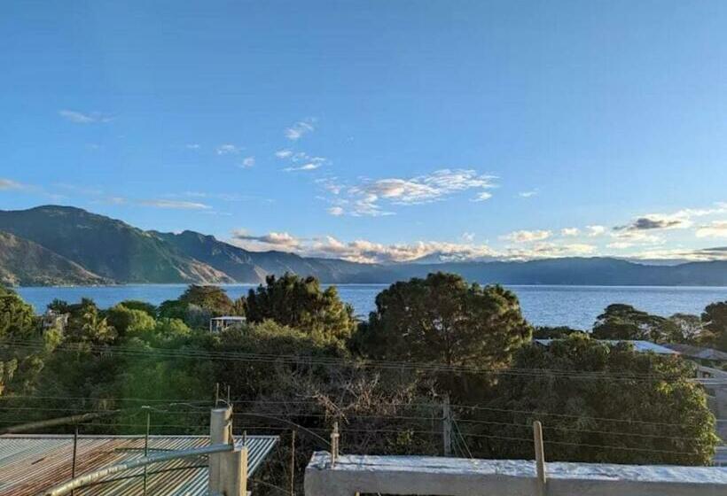 تختخواب و صبحانه Casa De Viky Homestay