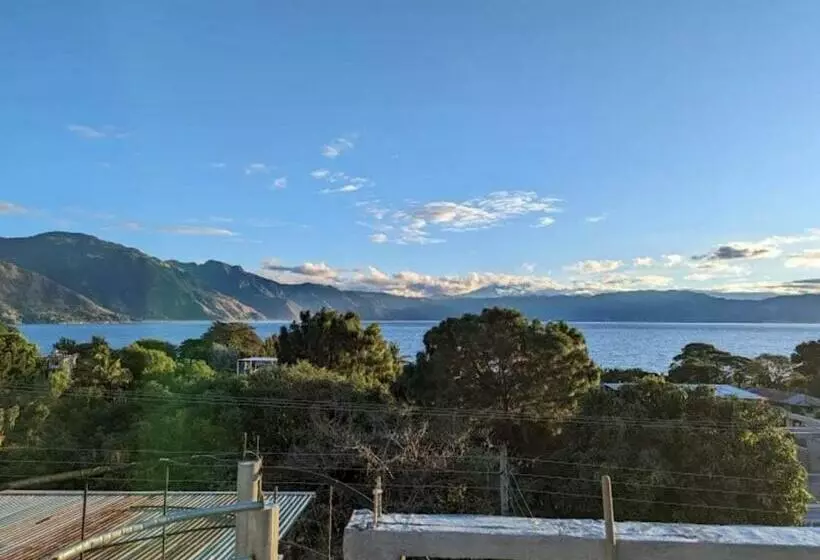 تختخواب و صبحانه Casa De Viky Homestay