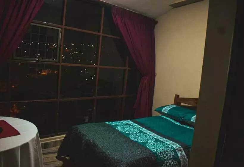 تختخواب و صبحانه Santa Pacha