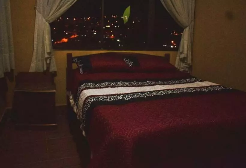 تختخواب و صبحانه Santa Pacha