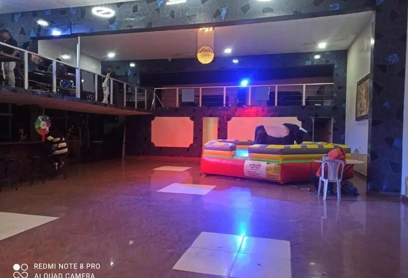 تختخواب و صبحانه Santa Pacha