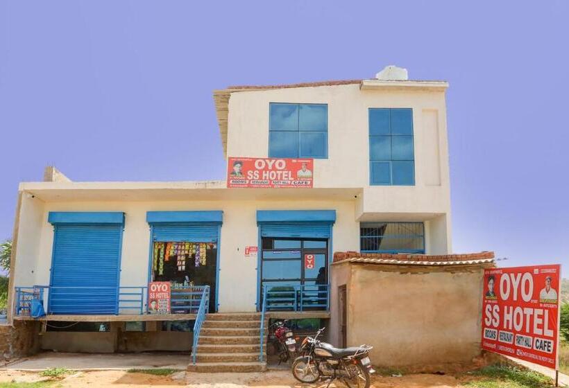 Hotel Oyo 81188 Ss