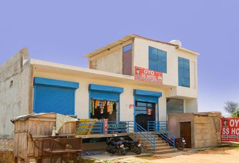 Hotel Oyo 81188 Ss