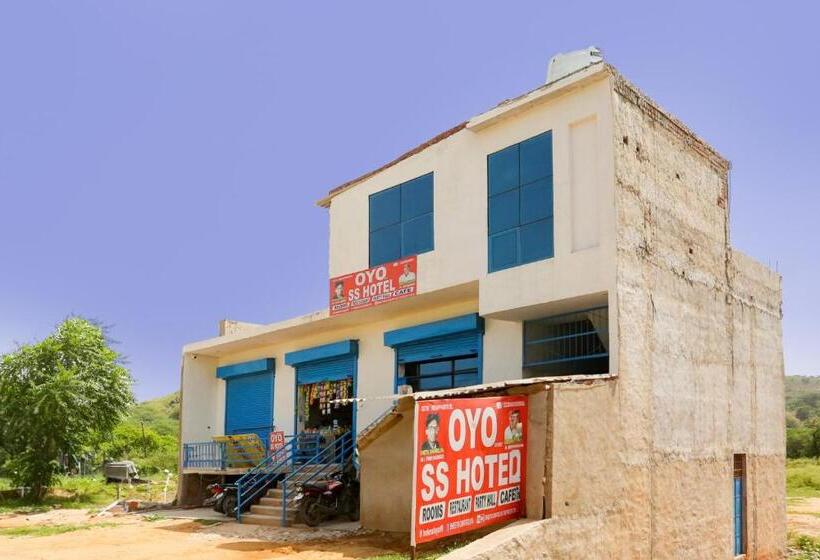 Hotel Oyo 81188 Ss