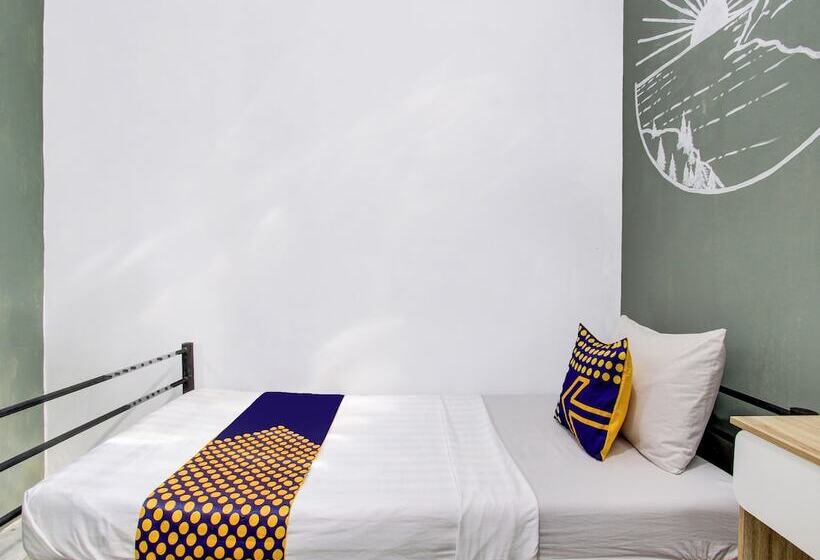 Отель Spot On 92490 Casa Homestay Syariah