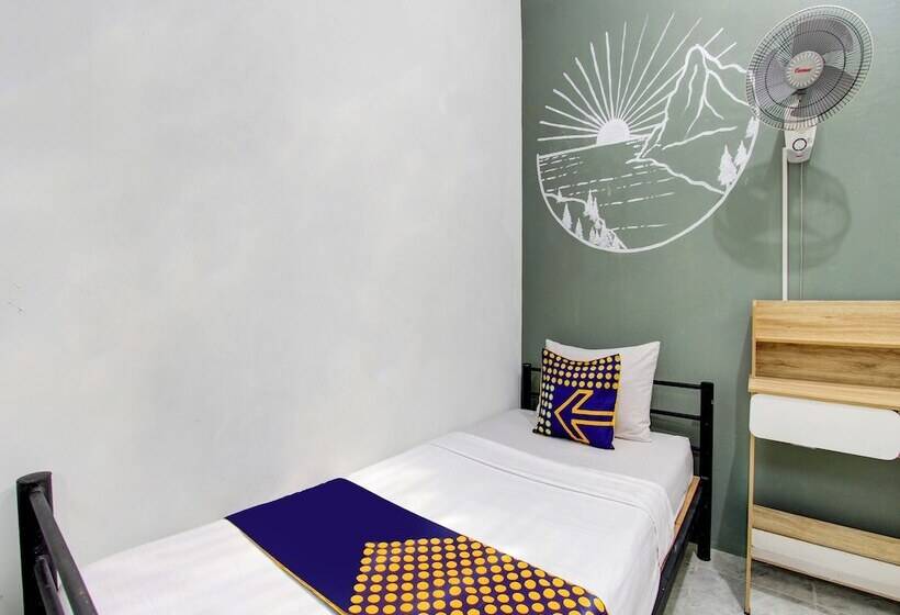 Отель Spot On 92490 Casa Homestay Syariah