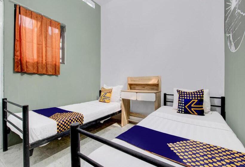 Отель Spot On 92490 Casa Homestay Syariah