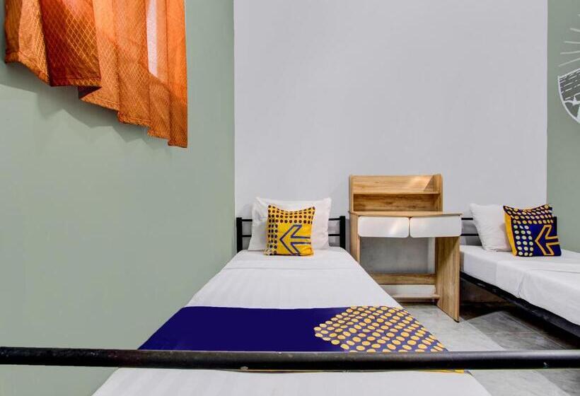 Отель Spot On 92490 Casa Homestay Syariah