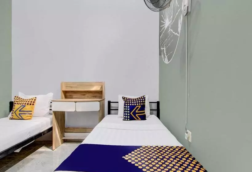 Hotelli Spot On 92490 Casa Homestay Syariah