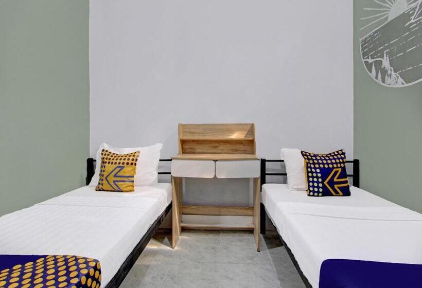 Отель Spot On 92490 Casa Homestay Syariah