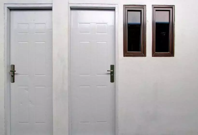 Hotelli Spot On 92490 Casa Homestay Syariah