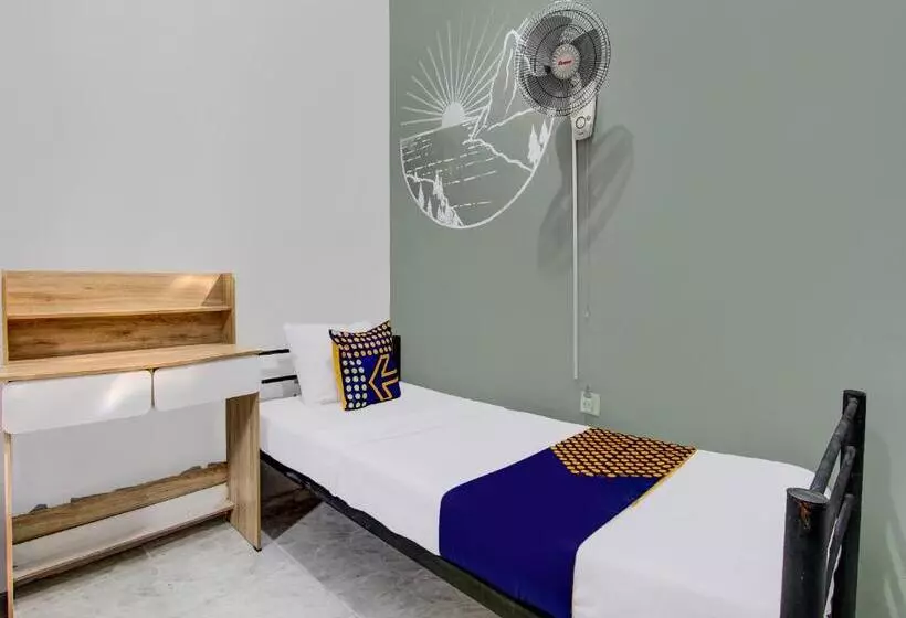 Hotelli Spot On 92490 Casa Homestay Syariah