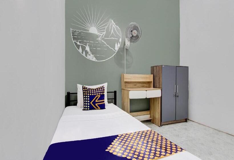 Отель Spot On 92490 Casa Homestay Syariah