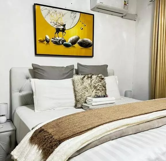 پانسیون Ranzi Court Guest House