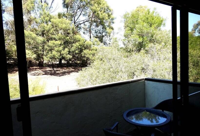 Deville At Healesville