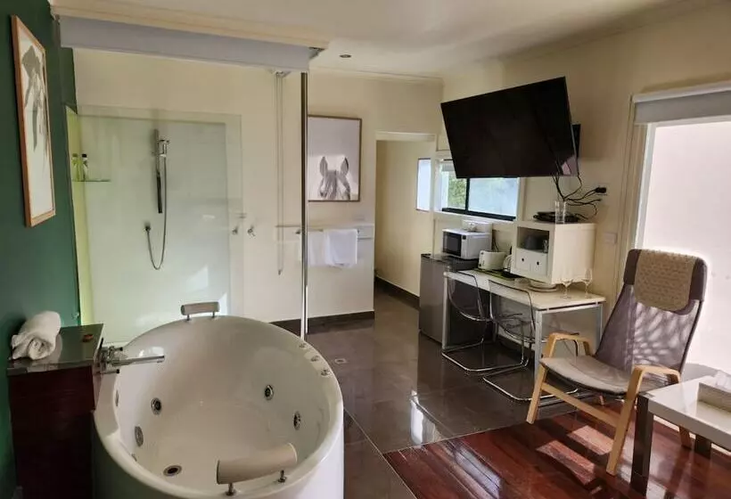 Deville At Healesville