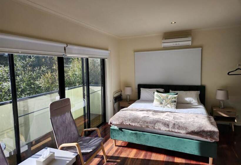 Deville At Healesville