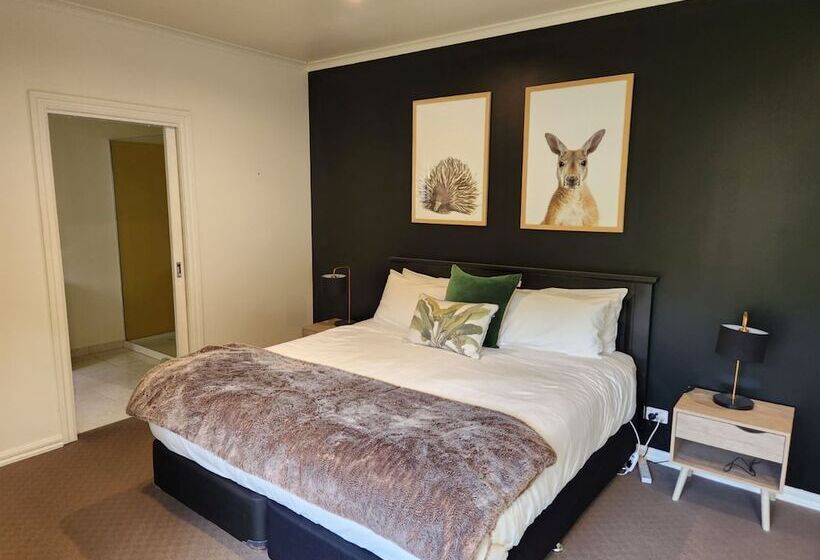 Deville At Healesville