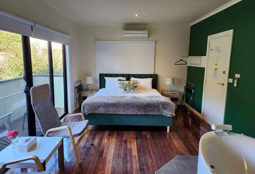 Deville At Healesville