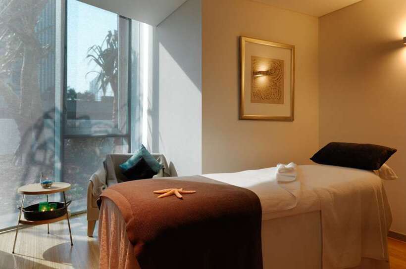 Hilton Surfers Paradise Hotel & Residences