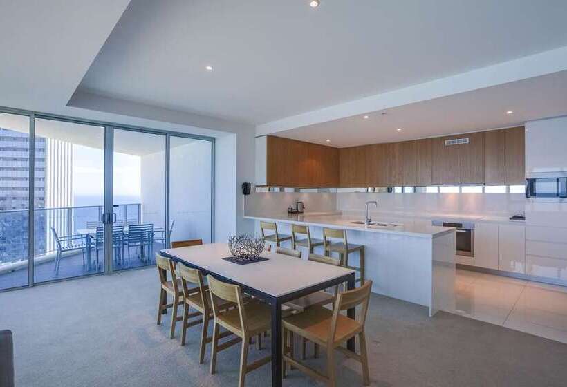 Hilton Surfers Paradise Hotel & Residences