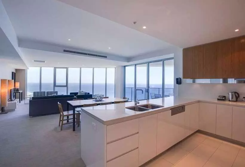 Hilton Surfers Paradise Hotel & Residences