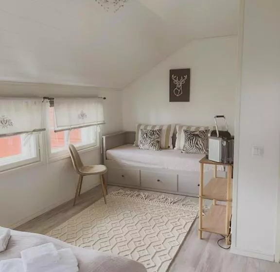 Отель Aurora Estate