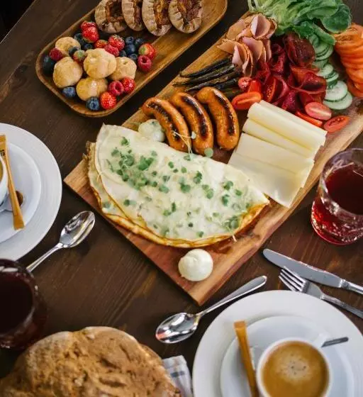 Отель Aurora Estate