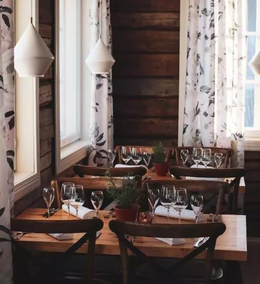 Отель Aurora Estate