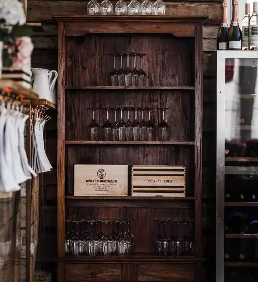 Отель Aurora Estate