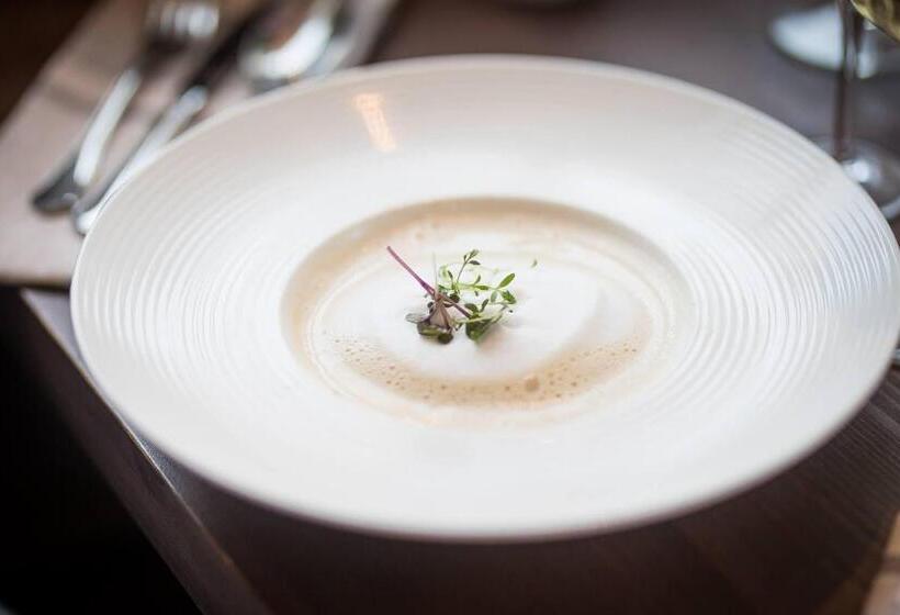 Отель Aurora Estate