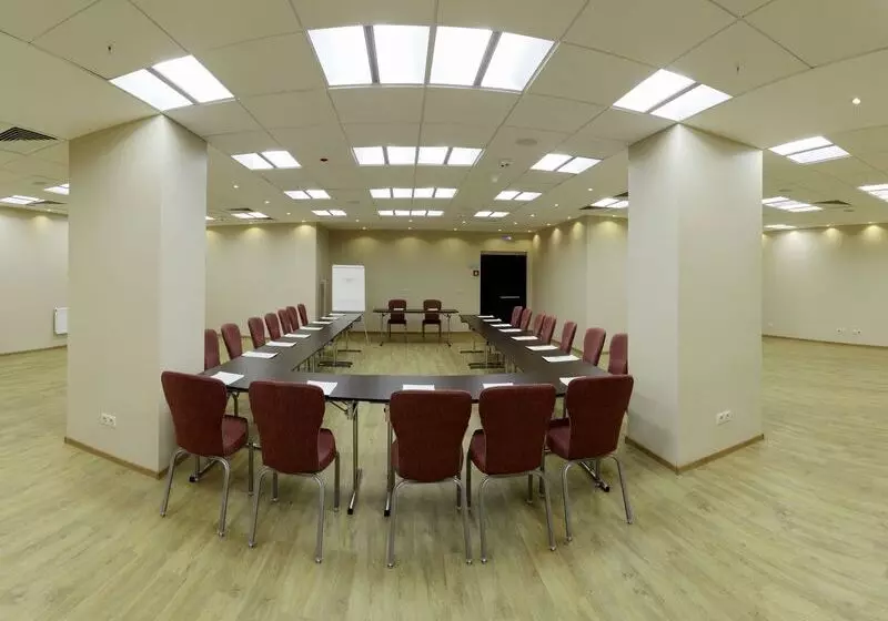 فندق Courtyard By Marriott Nizhny Novgorod City Center