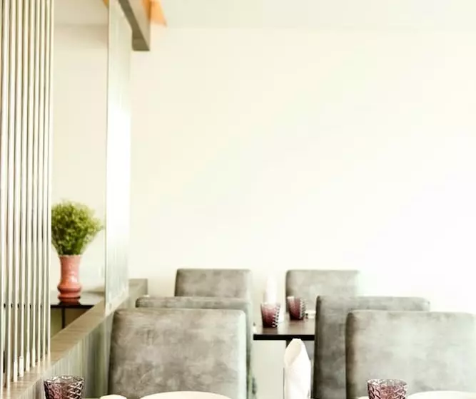 هتل Crystal Suites Suvarnbhumi Airport