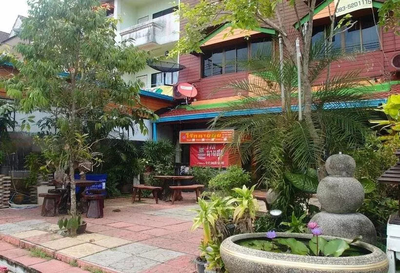 Hotelli Khao Lak Traveller Lodge